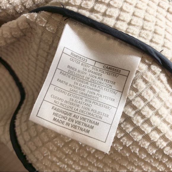 Nike zip up jacket black and red running active - Picture 5 of 5